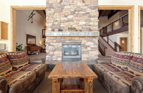 Kirkwood Apartamento | The Lookout Loft Great views and King Sized Bed