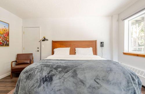 Kirkwood Apartamento | The Lookout Loft Great views and King Sized Bed