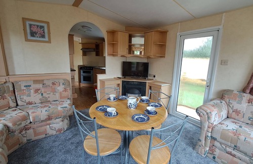 Castle Cabina | The Lookout - Park Home, Farm Park Stay