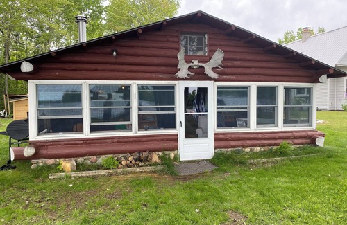 Levering Cabina | The Loon Lodge