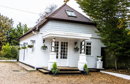 Highcliffe-on-Sea Hotel | The Lord Bute