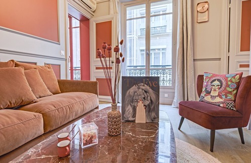 Champs-Elysees Apartamento | The Lord Byron Suite