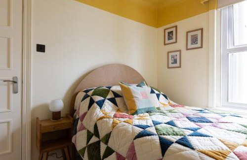 Brighton City Centre Apartamento | The Lorelei 2BR Mid-Century Modern Stylish Apartment