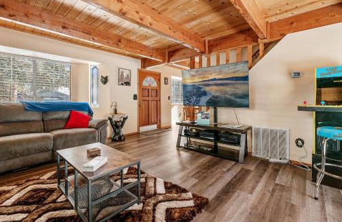 Peter Pan Casa | The Lost Boys Hideaway - One of a Kind Mountain Getaway!