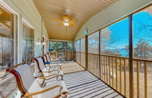 Lost Bridge Village Casa | The Lost Bridge Lakehouse