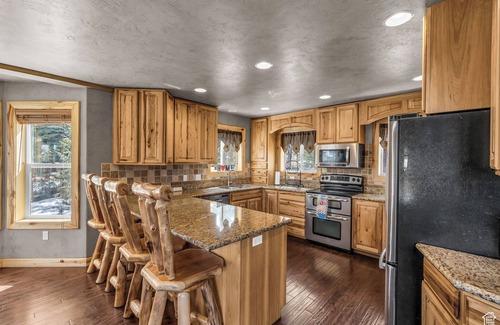Duck Creek Village Cabina | The Lost Creek Lodge - A Perfect Escape for Families, Reunions, and Friends.