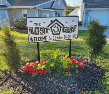 Tracy Casa | THE LOST GEM. A Little Bit Country