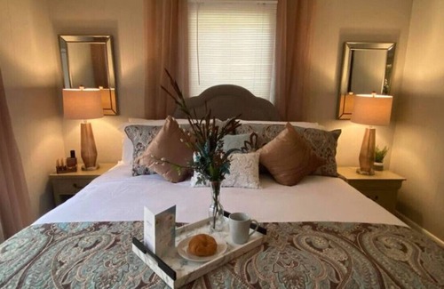 New Iberia Casa | The Lost Ruby, a gem of a bungalow in New Iberia, Louisiana