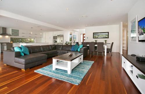 Broadbeach Waters Casa | The Lotus