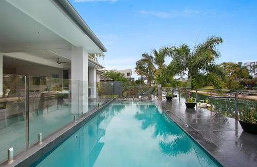 Broadbeach Waters Casa | The Lotus