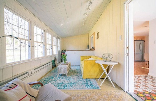 Accord Casa | The Louie II: Accord Farmhouse near Arrowood w/ Hot Tub & Large Yard