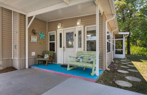 Upper Grand Lagoon Casa | The Love Shack (2/2)