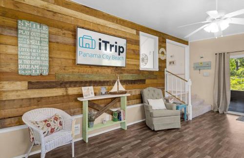 Upper Grand Lagoon Casa | The Love Shack (2/2)