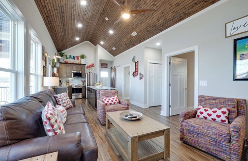 Winchester Casa | The Love Shack - Waterside Cottage #1 with a DOCK on Tims Ford Lake at Twin Creeks Marina & Resort