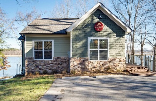 Winchester Casa | The Love Shack - Waterside Cottage #1 with a DOCK on Tims Ford Lake at Twin Creeks Marina & Resort