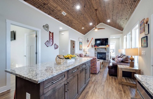 Winchester Casa | The Love Shack - Waterside Cottage #1 with a DOCK on Tims Ford Lake at Twin Creeks Marina & Resort