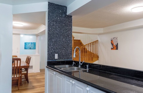 Meadowvale Village Casa | The Loving Lodge