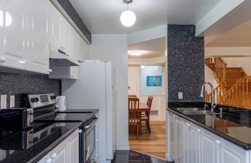 Meadowvale Village Casa | The Loving Lodge