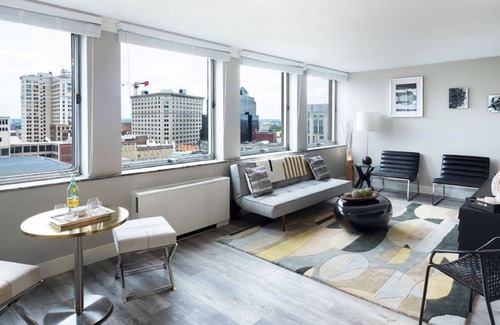 Gateway District Condominio | The Luckman Condos By Barsala