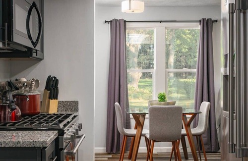 Roseland Casa | The Lucky Charm | Home of the Fighting Irish! BBQ, Games, 3-Bedrooms