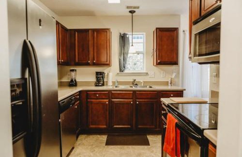 Columbia Casa | The Lucky Charm Sunny Screened Porch Near USC&Base