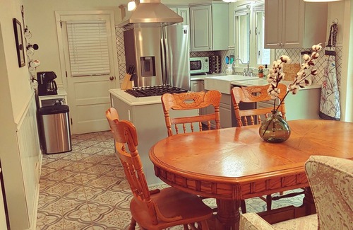 Coudersport Cabaña | The Ludwig Lane Guest House in Historic Downtown Coudersport