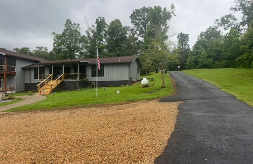 Negreet Casa | The Lure Camp, S. Toledo Bend. Secluded Cove, Boat ramp on property sleeps 6.