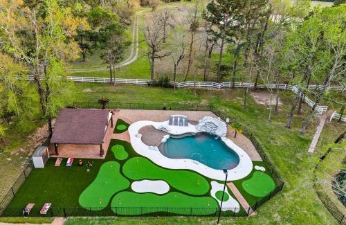 Magnolia Casa | The LUX at West Event & Stay, Pool, Golf & Pickle