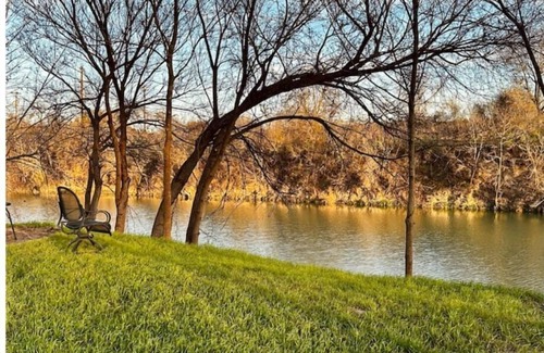 San Marcos Casa | The Lux Blanco River Retreat