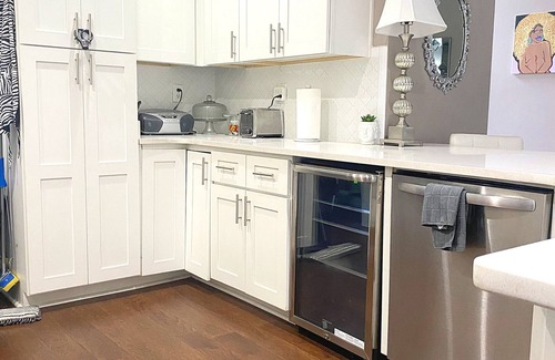 Lawrenceville Casa | The Luxurious Suite Retreat