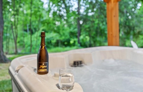Georgetown Casa | The Luxe/Hot Tub/12min to Horse Park/30 Min to Ark