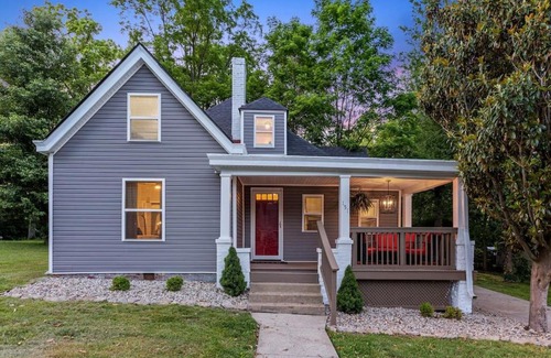 Georgetown Casa | The Luxe/Hot Tub/12min to Horse Park/30 Min to Ark