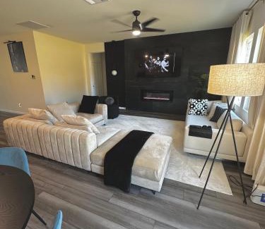 Glenn Heights Casa | The Luxe Residence Glenn heights, 4 Bedroom Home