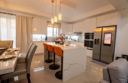 New Kingston Apartamento | The Luxurious Chateau