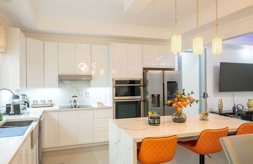 New Kingston Apartamento | The Luxurious Chateau