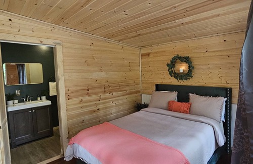 Forks Cabina | The Luxury Getaway at the Cedar Haus