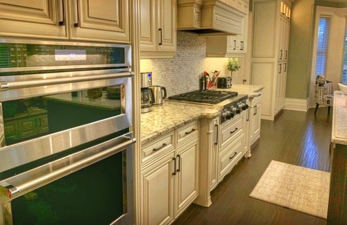 Brampton Casa | the Luxury Liard House, Historic 4bed country home