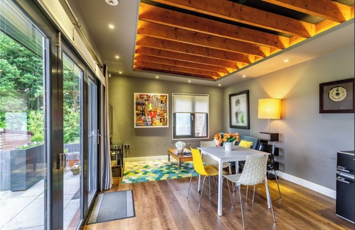 Honley Apartamento | The Luxury "Shed"