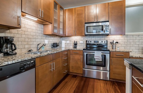 Greenway Plaza-Upper Kirby Casa | The Luxury Suites of Houston