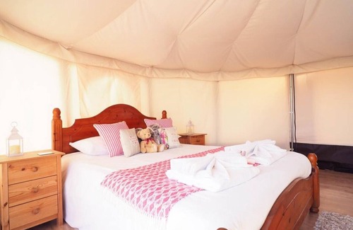 Emsworth Casa | The Old Dairy Farm Luxury Yurt 1