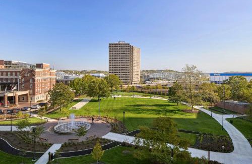 Central Business District Hotel | The Lytle Park Hotel, Autograph Collection