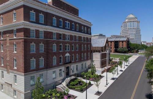 Central Business District Hotel | The Lytle Park Hotel, Autograph Collection