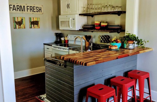 Inavale Casa | The M Guest House en Red Cloud - Lindo y encantador