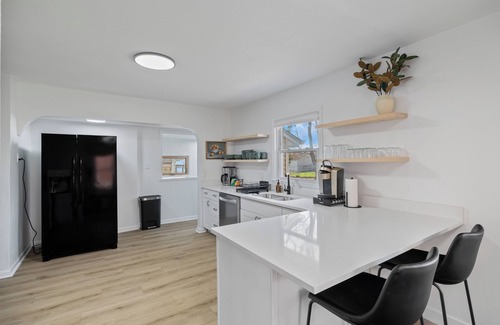 Des Moines Casa | The Mackie - Charming 4-bedroom house with High Speed WiFi in lovely Des Moines