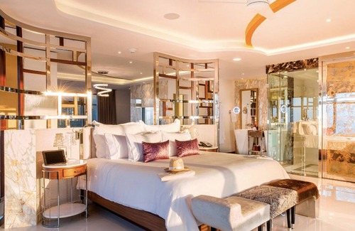 Mismaloya Complejo | The Magestic Mousai, Adults Only