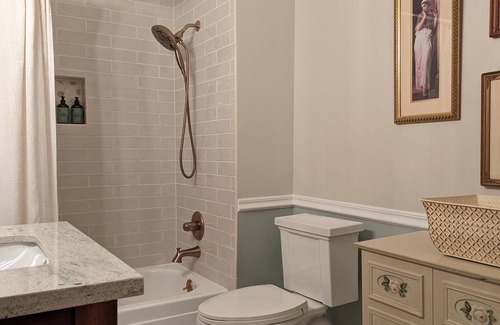 Picayune Casa | The Magnolia House - A spacious, warm, family-friendly home with vintage touches