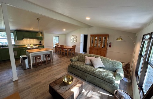 Silver Springs Casa | The Magnolia Lake House