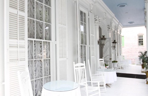 Lower Garden District Hotel | The Magnolia Mansion