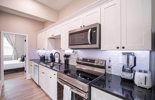 Marietta Apartamento | The Maison at Marietta Square - NO CLEANING FEES!