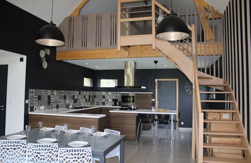 Ablon Casa | La Maison de Jeanne le da la bienvenida para un momento de relajación.